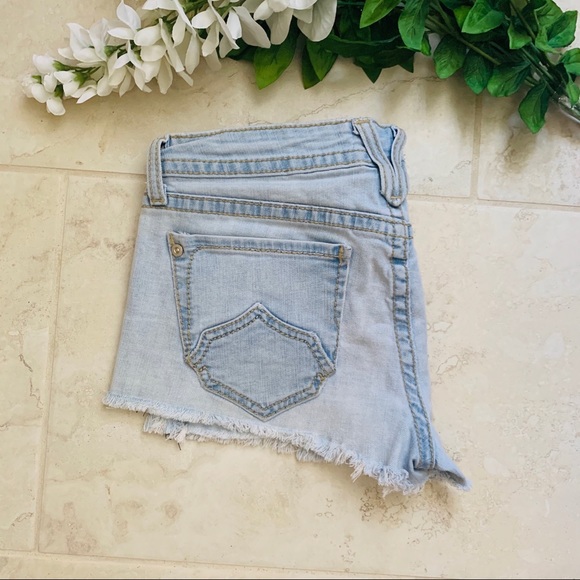 Denim of Virtue Shorts in size 27 - Picture 4 of 7